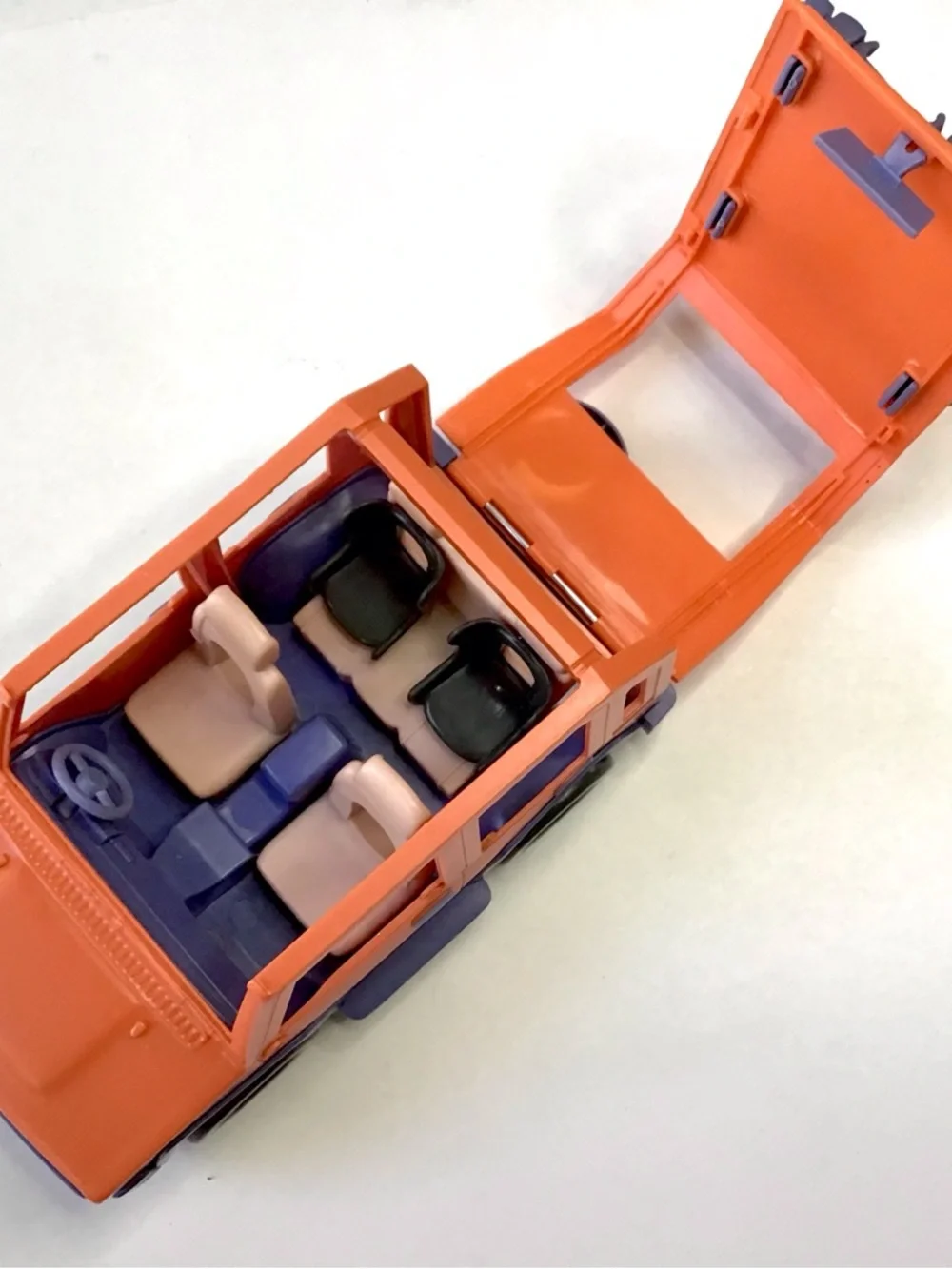 Bluey Heeler 4WD Family Vehicle Orange Jeep Top Opens 4 Seats Inside Moose Toys
